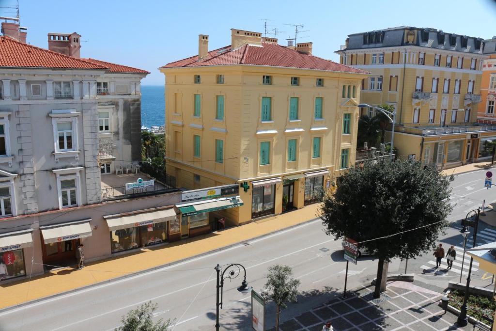 Green Market Apartment Opatija Exterior photo